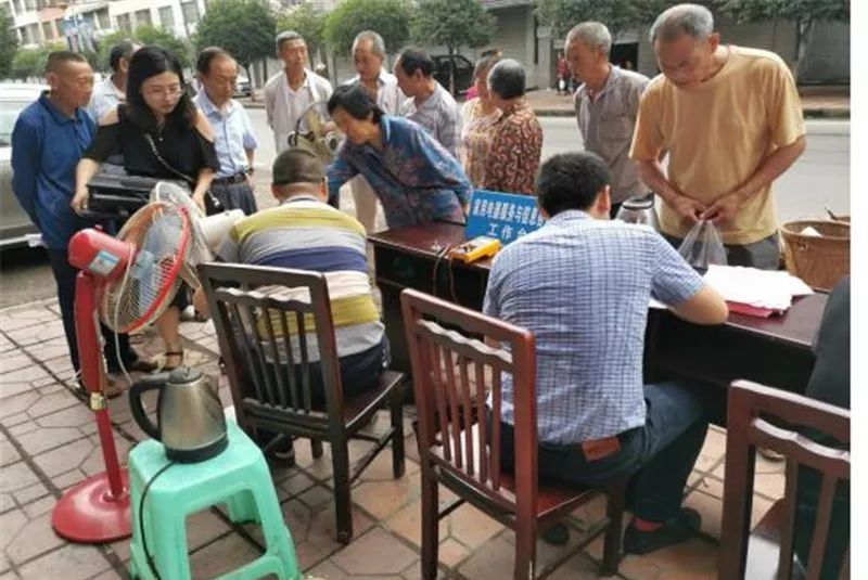 宣漢職業(yè)中專學校赴下八鎮(zhèn)開展信息技術咨詢服務，助力精準脫貧攻堅